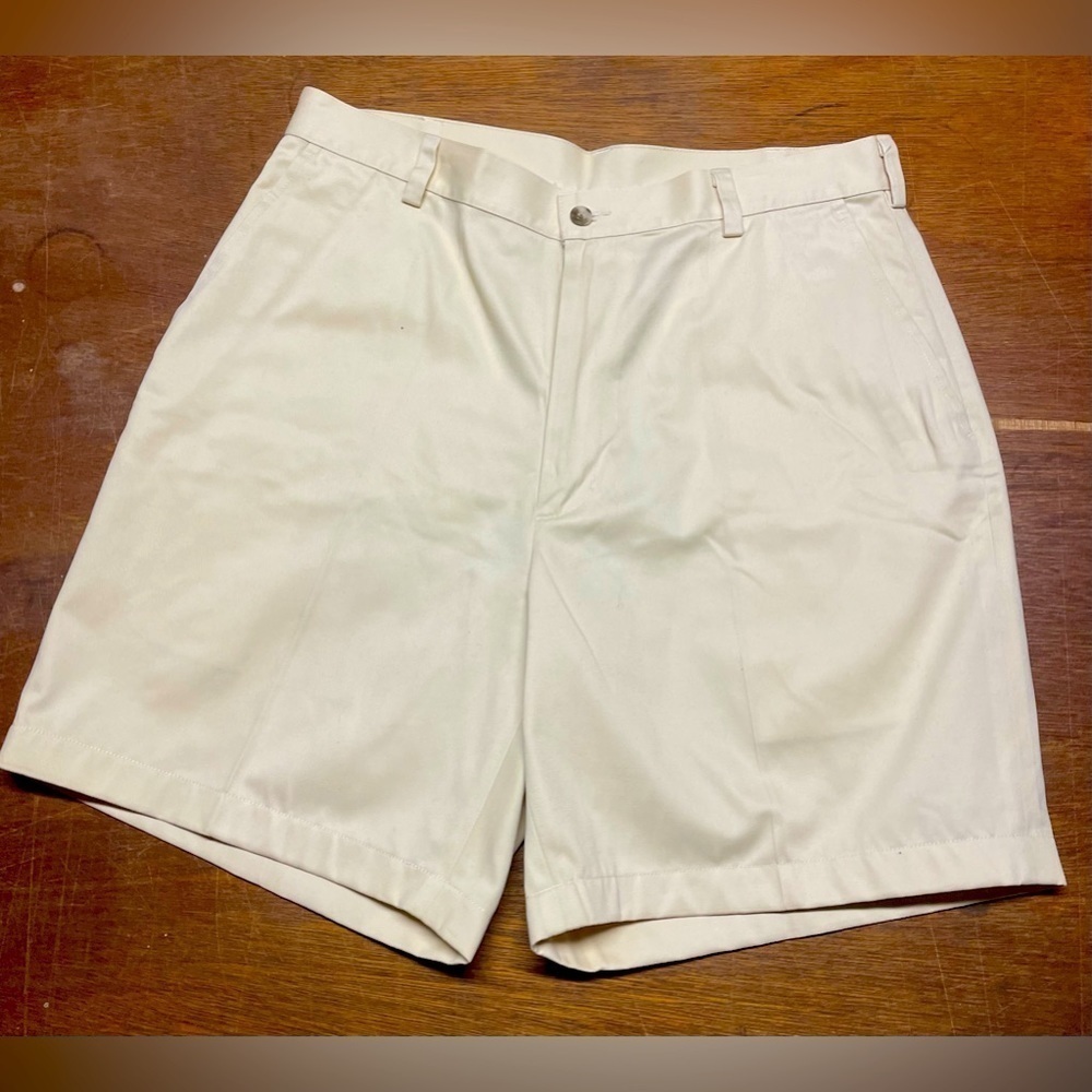 Jos. A. Bank Men’s Shorts - Size 35 - Classic Fit - Textures Performance